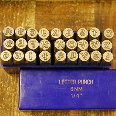 Slagletters: Curlz Font Hoofdletters 6mm